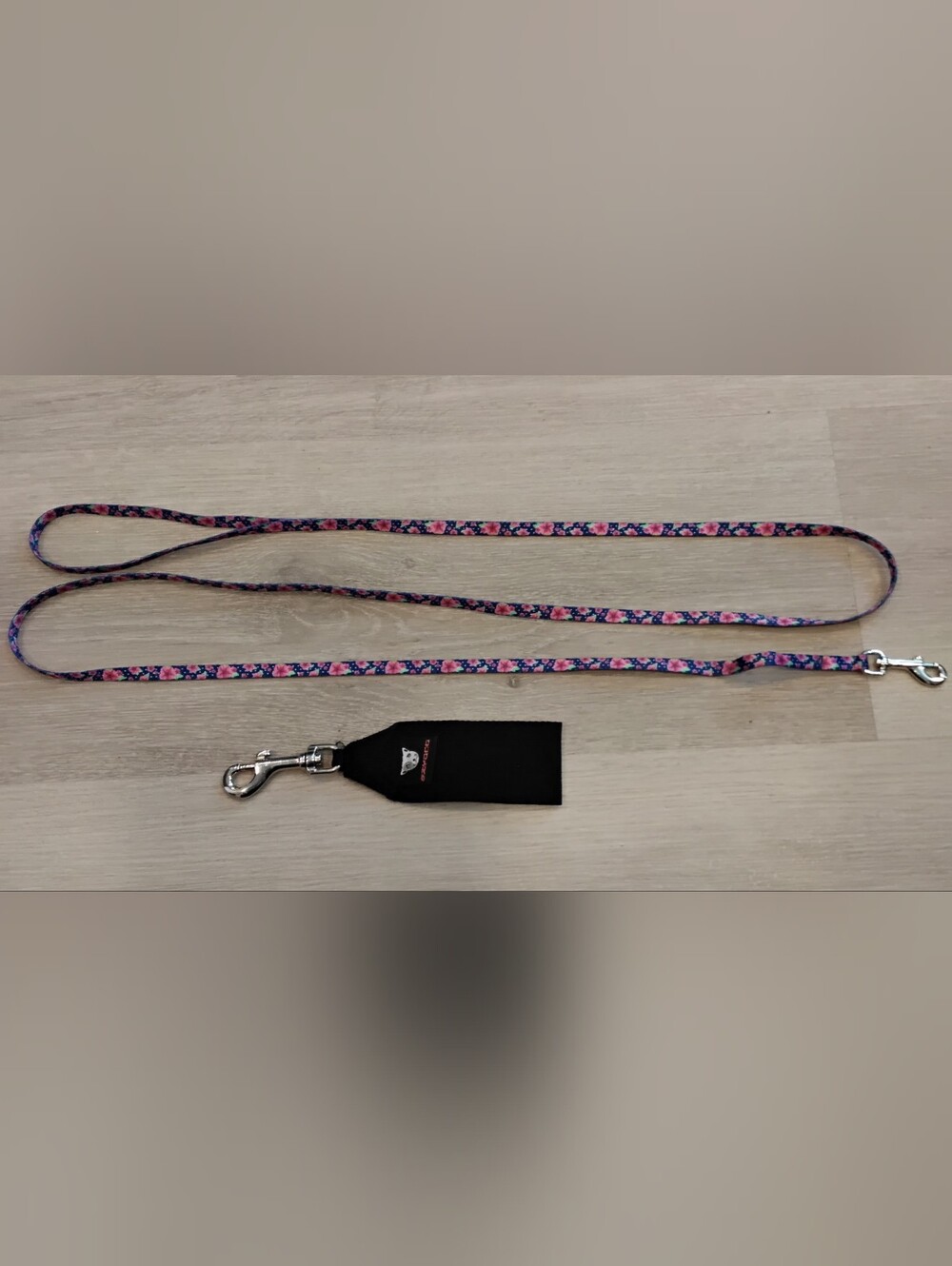 Frisco 3/8" X 6 Ft. Multi Color Dog Leach & Seat Belt Restraint New W/0 Tags
